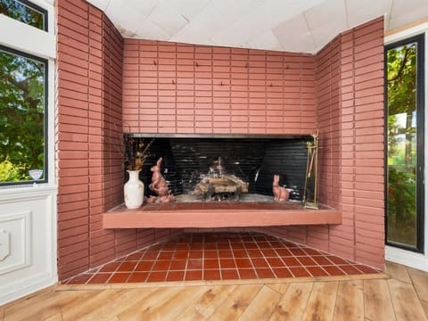 Photograph 6 of 1220 Almond Ave