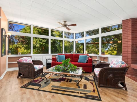 Photograph 7 of 1220 Almond Ave