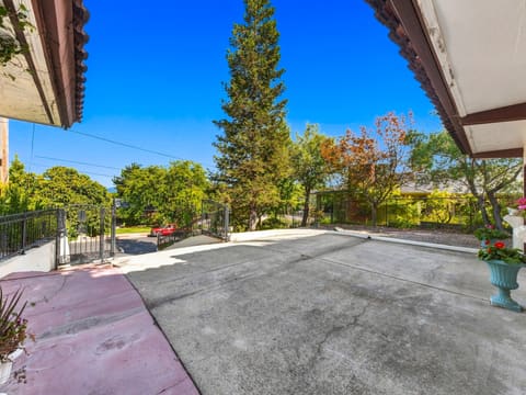 Photograph 51 of 1220 Almond Ave